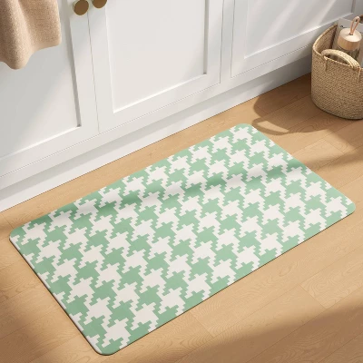 1'8"x2'10" Houndstooth Rug - Room Essentials™ 1 1'8"x2'10" Houndstooth Rug - Room Essentials™